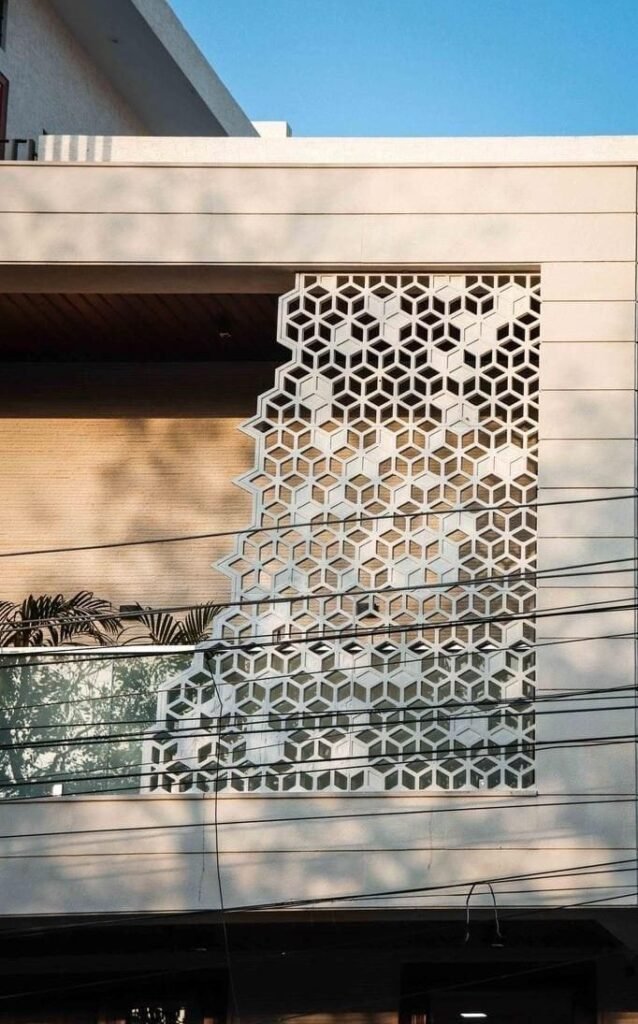 لصيانة والعناية بقطع قص الليزر