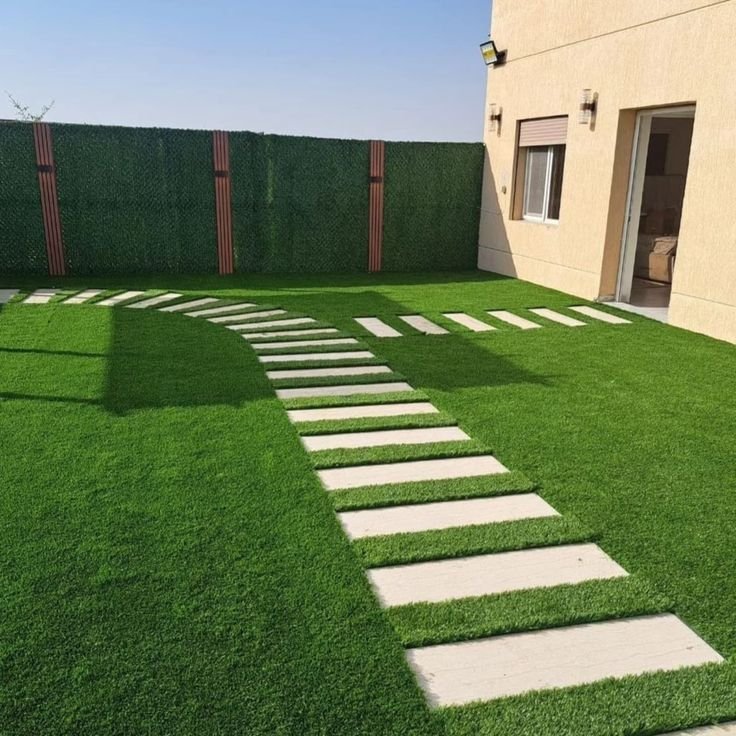 معرض عشب صناعي