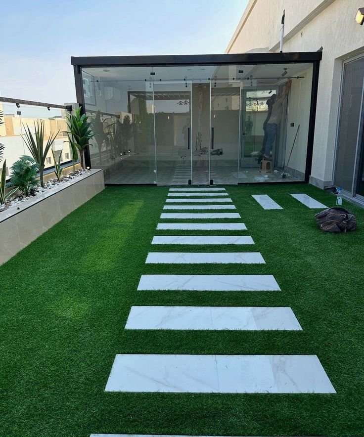 تركيب عشب صناعي للحدائق