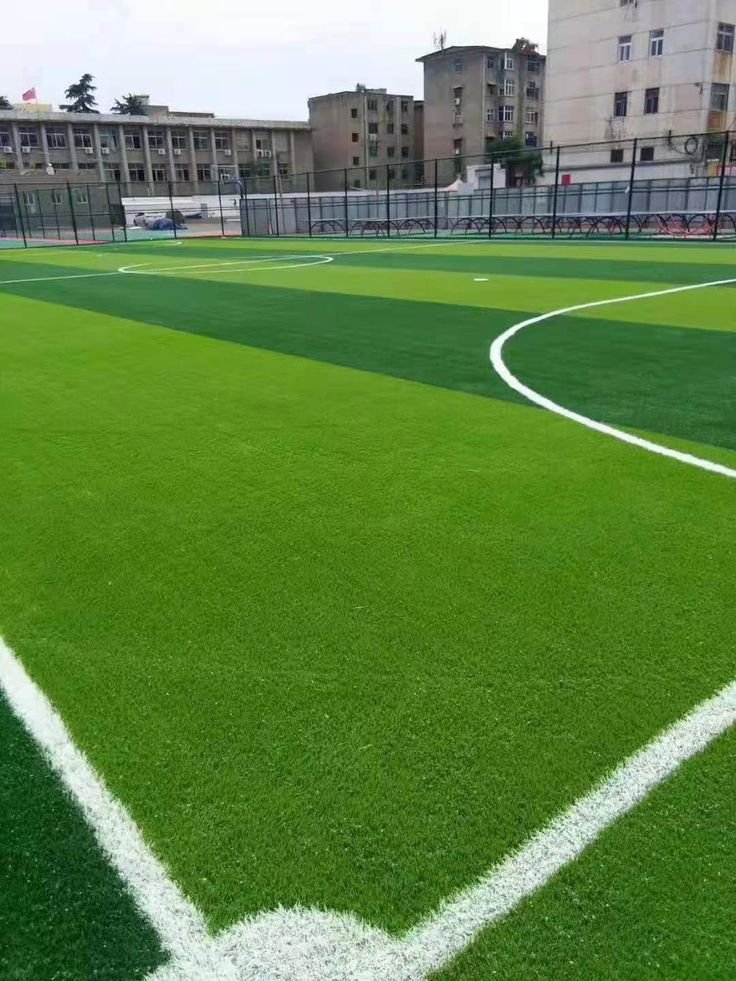 تركيب عشب ملاعب المدينة 