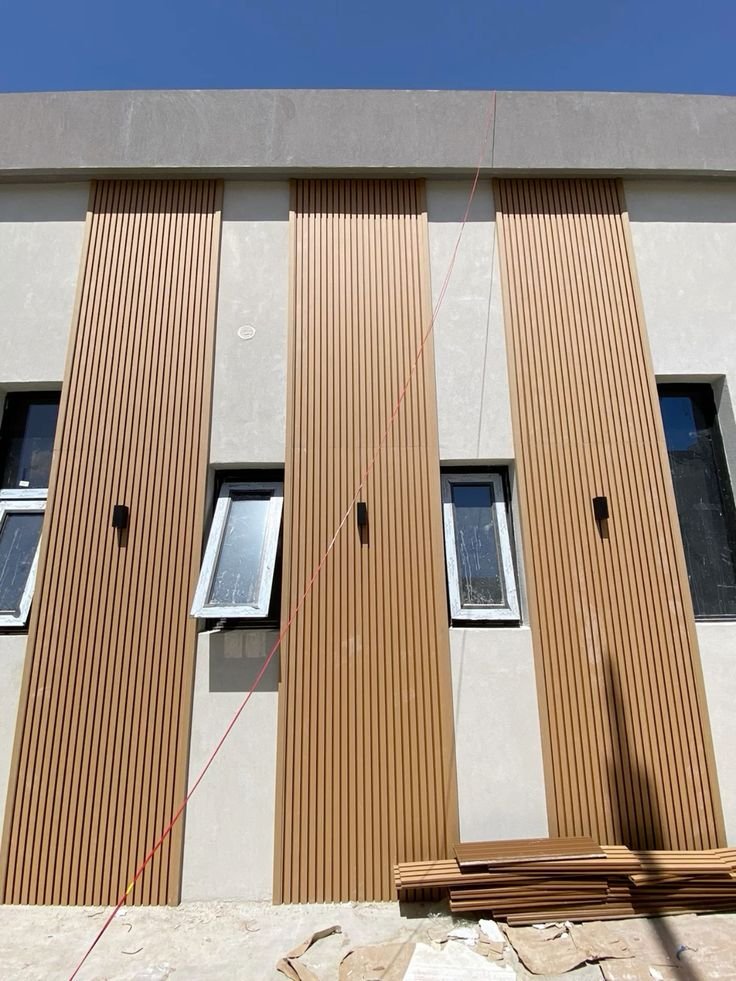 واجهات خشبية حديثة في المدينة