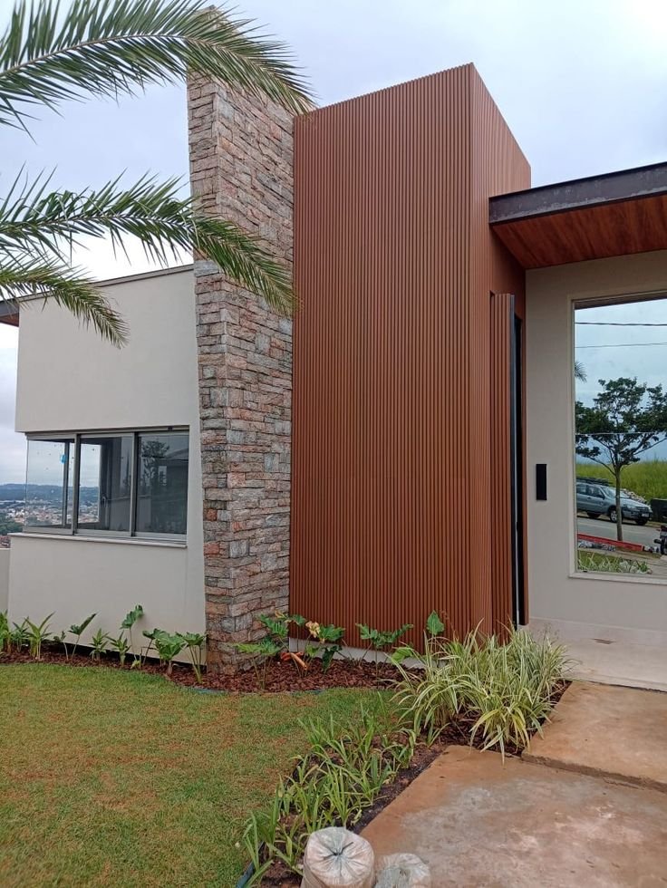 واجهات خشبية حديثة في المدينة