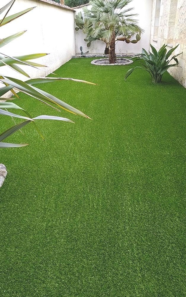 تصميم حدائق منزلية عصرية في أحياء المدينة المنورة مع مسطحات خضراء وجلسات خارجية أنيقة