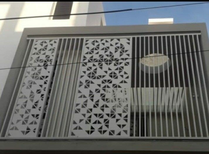 حداد قص ليزر في المدينة