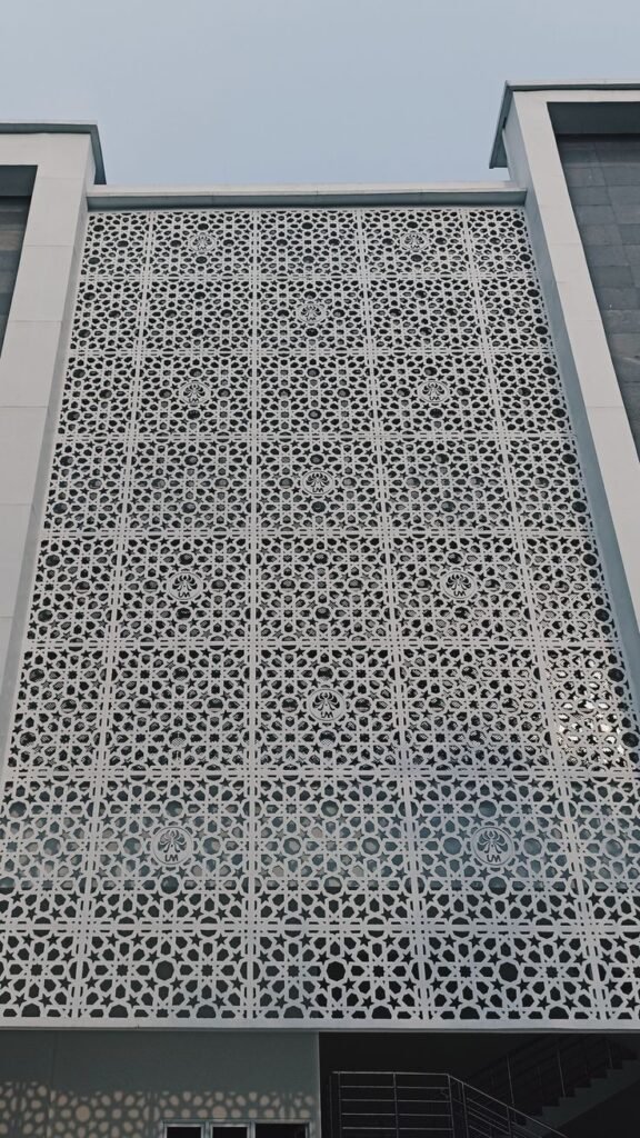 واجهات قص ليزر للفلل حي بني حارثة المدينة